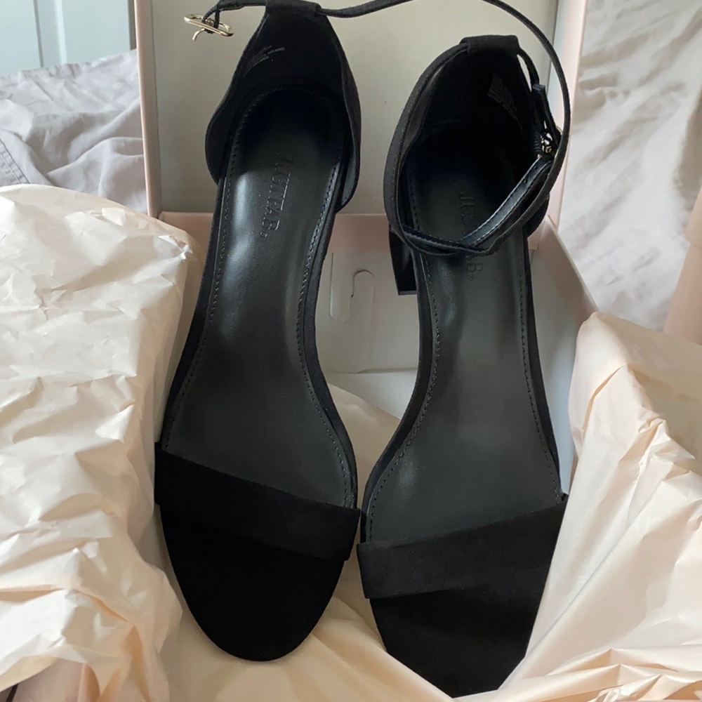Simple Black Heel